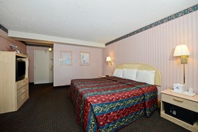 Howard Johnson by Wyndham Benton Harbor/St. Joseph
