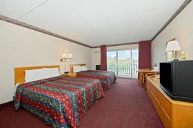 Howard Johnson by Wyndham Benton Harbor/St. Joseph