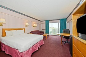 Howard Johnson by Wyndham Benton Harbor/St. Joseph