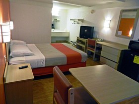Country Inn & Suites by Radisson, Benton Harbor-St. Joseph, MI