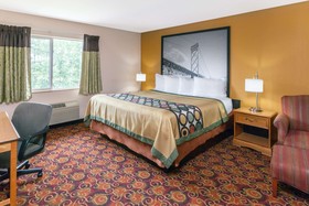Super 8 by Wyndham Big Rapids