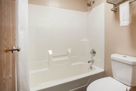 Super 8 by Wyndham Big Rapids