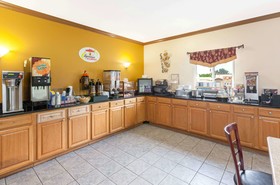 Super 8 by Wyndham Big Rapids