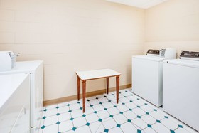 Super 8 by Wyndham Brooklyn