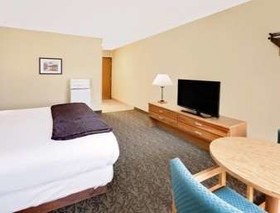 Days Inn by Wyndham Cadillac