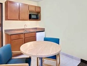 Days Inn by Wyndham Cadillac