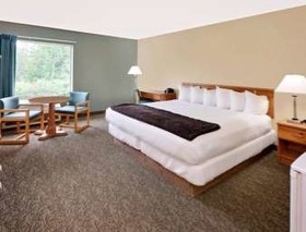 Days Inn by Wyndham Cadillac