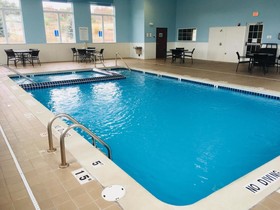 Holiday Inn Express & Suites Cadillac