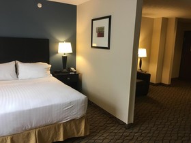 Holiday Inn Express & Suites Cadillac