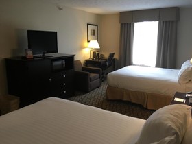 Holiday Inn Express & Suites Cadillac