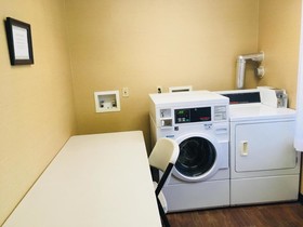 Holiday Inn Express & Suites Cadillac