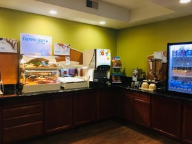 Holiday Inn Express & Suites Cadillac