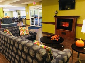 Holiday Inn Express & Suites Cadillac