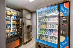 Travelodge by Wyndham Canton/Livonia Area, MI