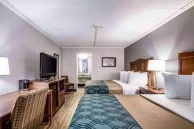 Travelodge by Wyndham Canton/Livonia Area, MI