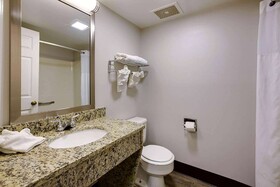 Travelodge by Wyndham Canton/Livonia Area, MI