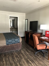 Travelodge by Wyndham Canton/Livonia Area, MI