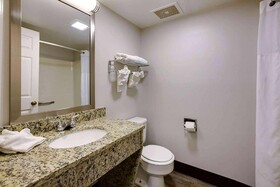 Travelodge by Wyndham Canton/Livonia Area, MI