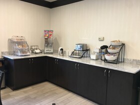 Travelodge by Wyndham Canton/Livonia Area, MI