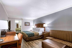 Travelodge by Wyndham Canton/Livonia Area, MI