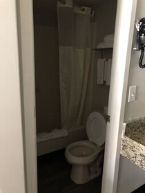 Travelodge by Wyndham Canton/Livonia Area, MI