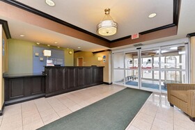 Holiday Inn Express & Suites Charlotte