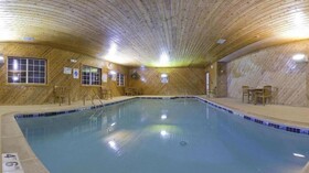 Holiday Inn Express & Suites Charlotte