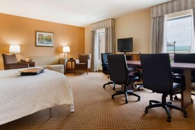 Hampton Inn & Suites Detroit/Chesterfield