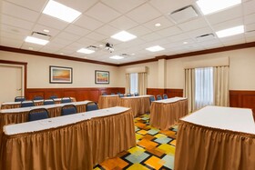 Hampton Inn & Suites Detroit/Chesterfield