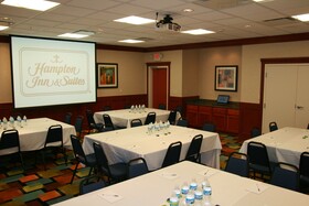 Hampton Inn & Suites Detroit/Chesterfield