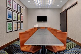 Holiday Inn Express & Suites Detroit - Dearborn