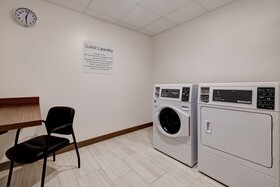 Holiday Inn Express & Suites Detroit - Dearborn