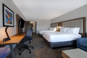 Holiday Inn Express & Suites Detroit - Dearborn