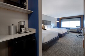 Holiday Inn Express & Suites Detroit - Dearborn