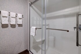 Holiday Inn Express & Suites Detroit - Dearborn
