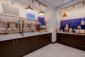 Holiday Inn Express & Suites Detroit - Dearborn