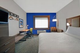 Holiday Inn Express & Suites Detroit - Dearborn
