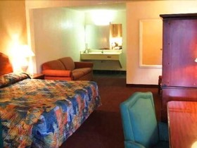A Victory Inn & Suites Detroit