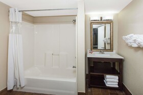 Baymont by Wyndham Downtown Detroit