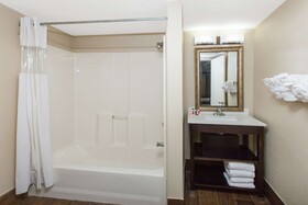 Baymont by Wyndham Downtown Detroit