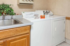 American Inn & Suites Dundee