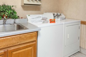 American Inn & Suites Dundee