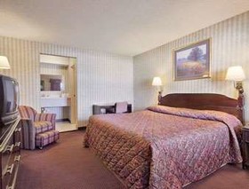 Clarion Pointe East Lansing University Area