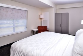 Holiday Inn Hotel & Suites Farmington Hills Detroit NW