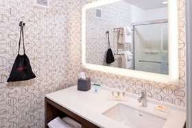 Holiday Inn Hotel & Suites Farmington Hills Detroit NW