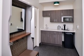 Holiday Inn Hotel & Suites Farmington Hills Detroit NW