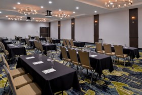 Holiday Inn Hotel & Suites Farmington Hills Detroit NW