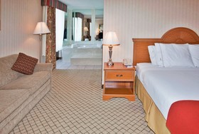 Holiday Inn Express Flint-Campus Area