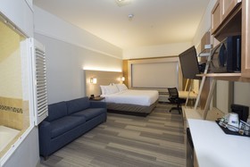 Holiday Inn Express & Suites Gaylord