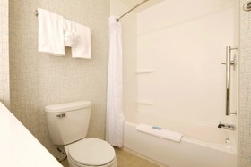 Holiday Inn Express & Suites Gaylord